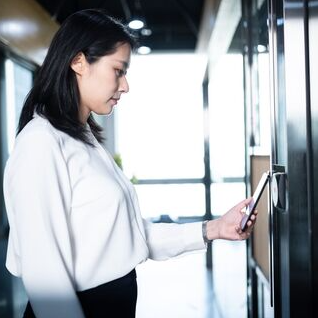 Gallagher LICENSE DOOR